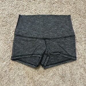 Lululemon short size 4